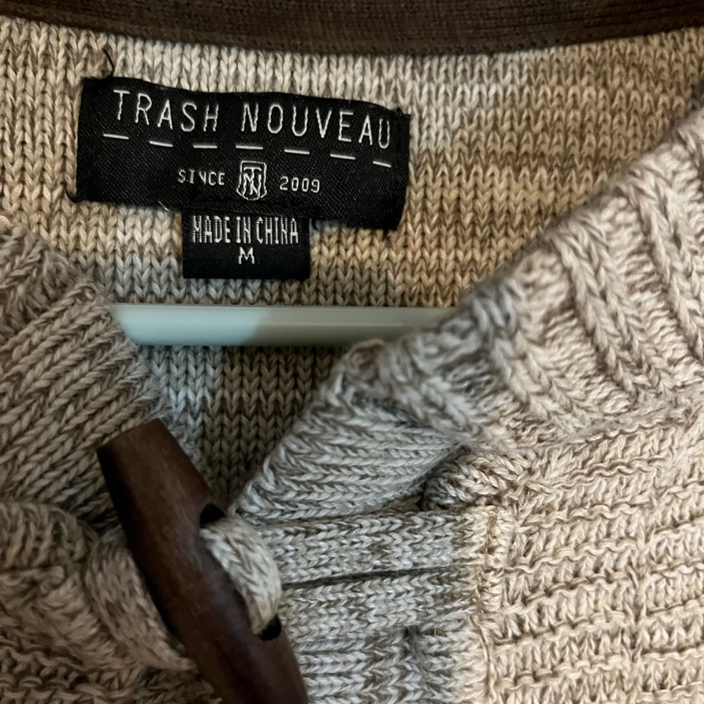 Sweater - Picture 3 of 4